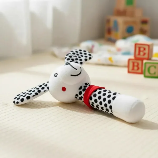 Sonajero Peluche Perrito Para Bebé Con Chifle Blanco Y Negro Blanco Y Negro